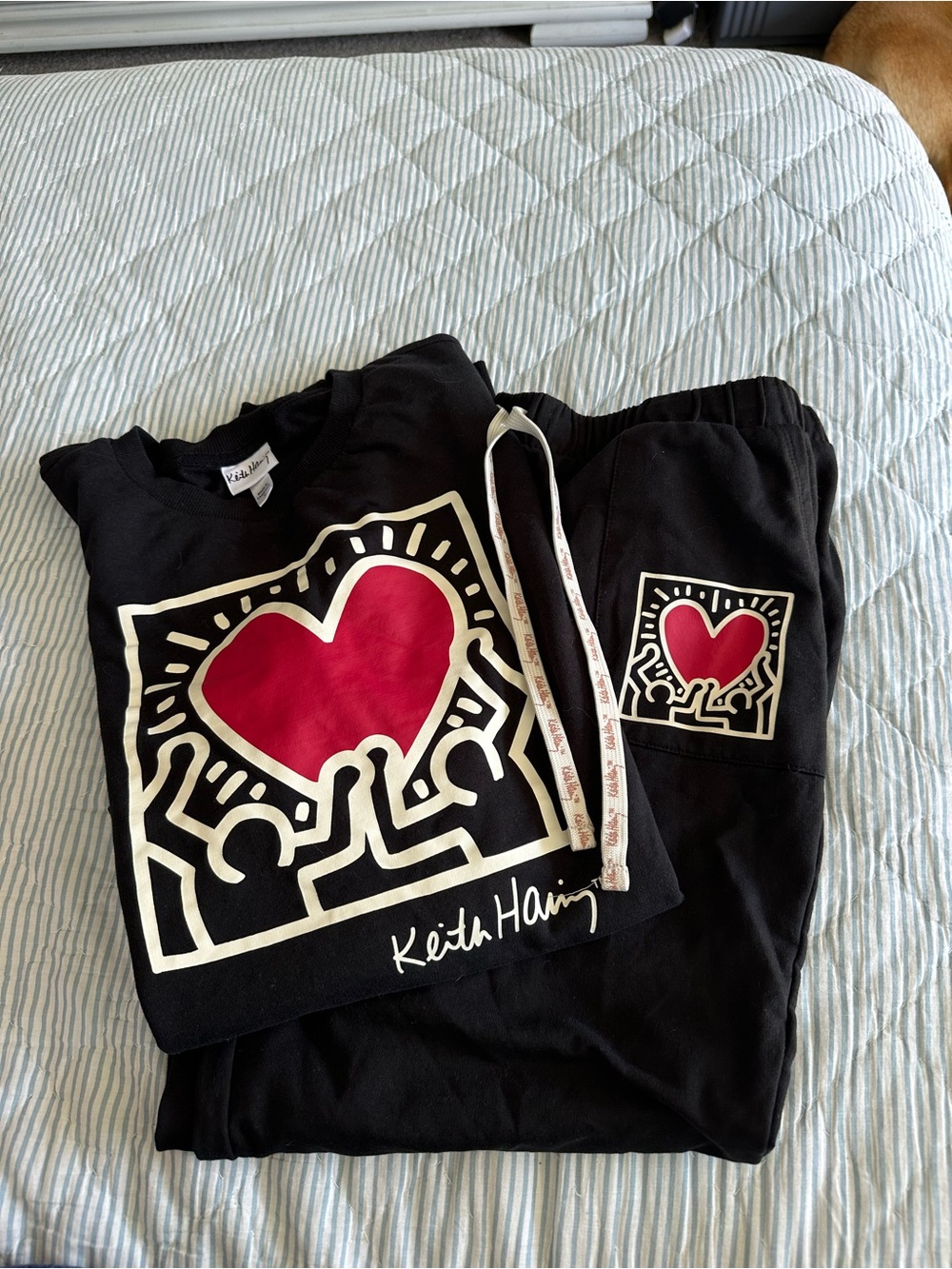 Keith Haring Black Jogger Pantsuit with Red Heart Graphic - Picture 5 of 10